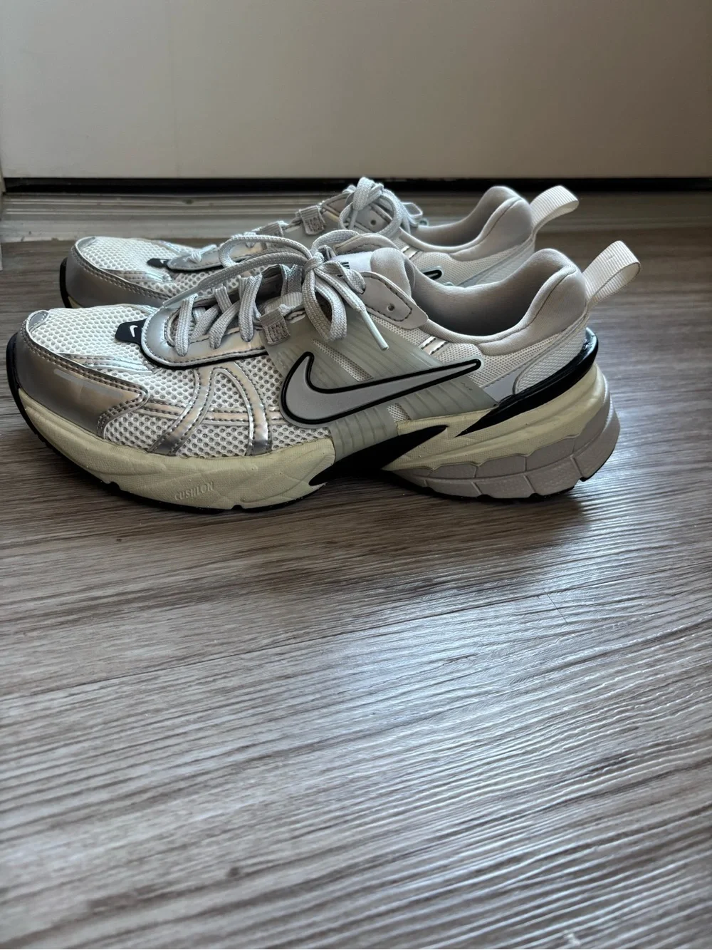 Nike Women’s V2K Running Shoe Cream and White Performance Sneakers Size 8.5